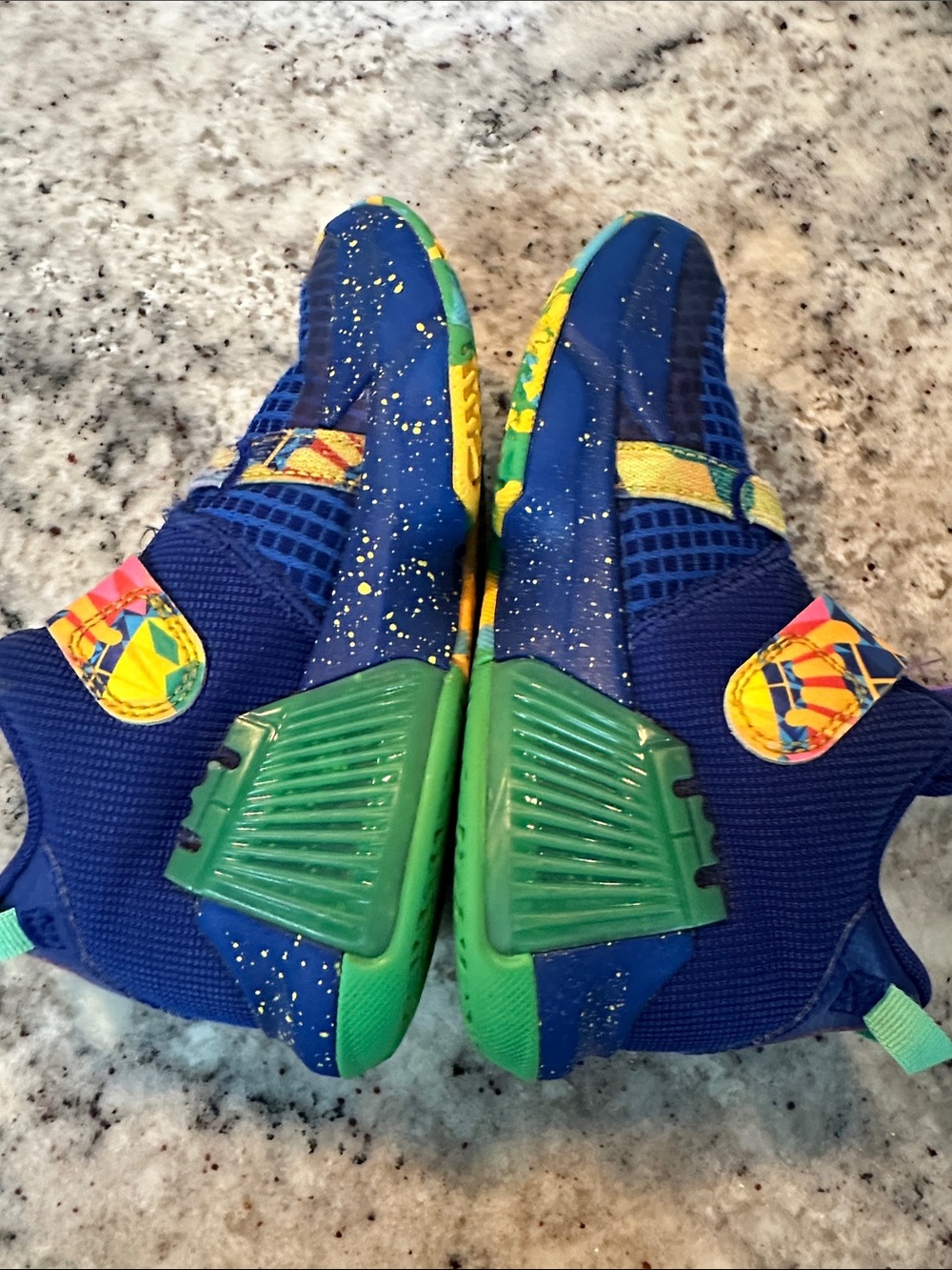 Nike LeBron Witness 11.5C shoes - Picture 4 of 9